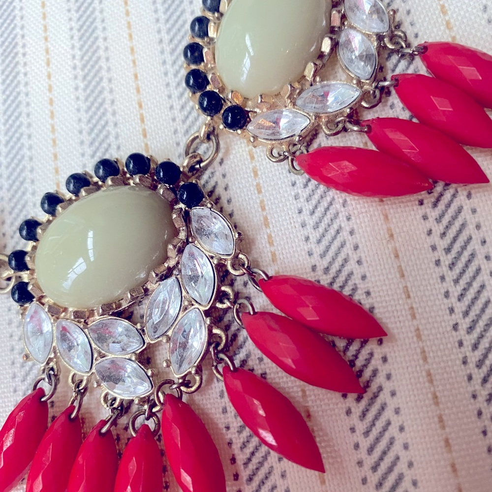 Statement necklace